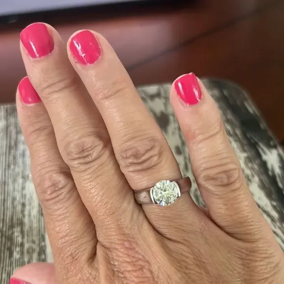 NEW Gorgeous 2 Carat Moissonite Ring 925 Sterling Silver 18K GP